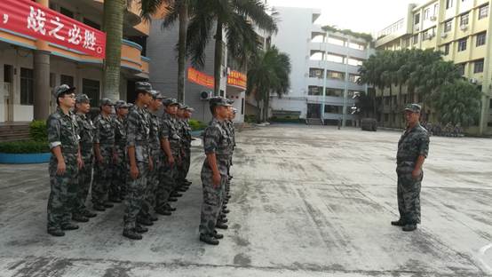 clip_image006.jpg 列隊(duì)訓(xùn)練.jpg