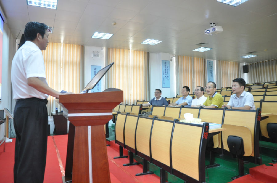 玉林市委常委、組織部長覃天衛到廣西銀億調研