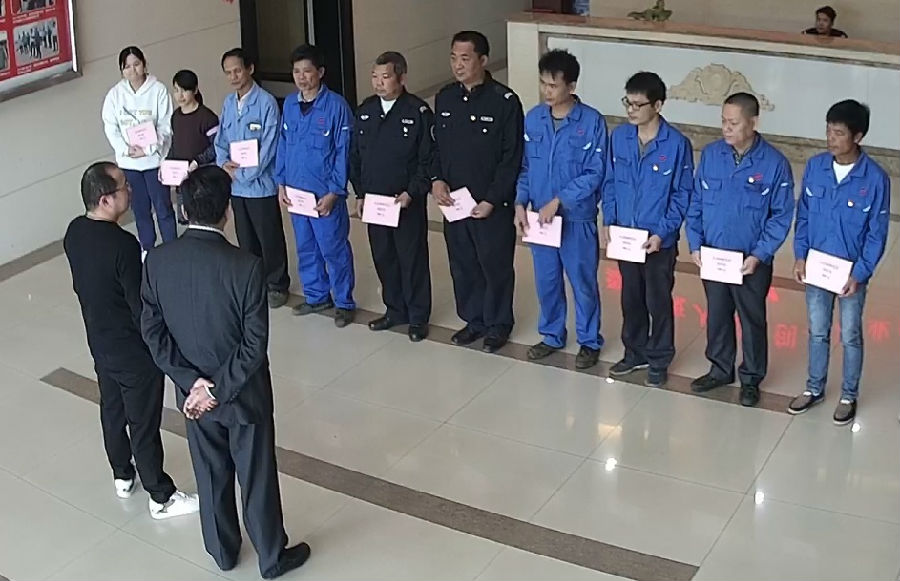 黨送溫暖暖人心   慰問真情情更濃